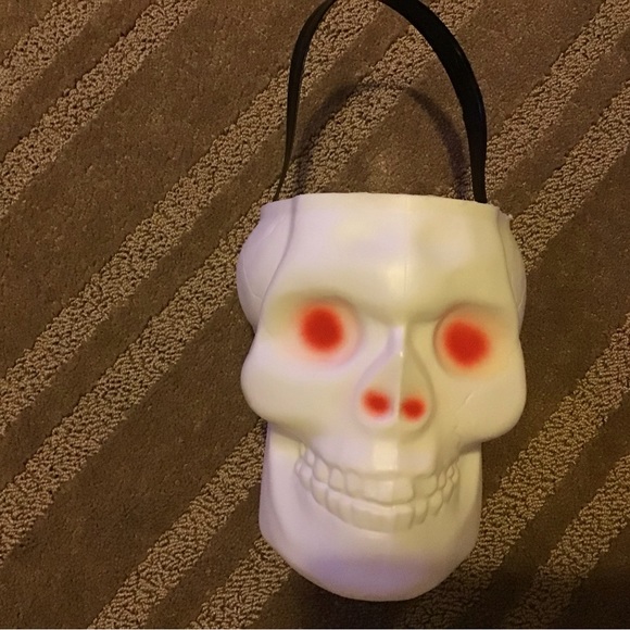 Vintage Halloween Skull Bucket - Picture 4 of 6